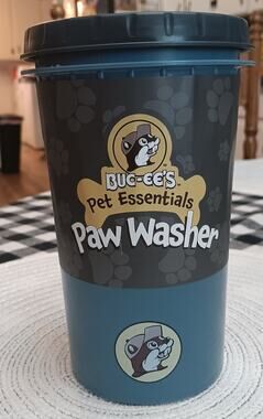 Buc-ees Pet Essentials Paw Washer New with tags Dogs Cats